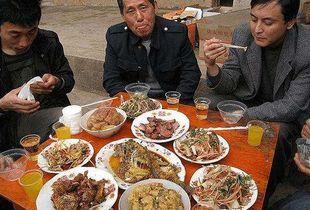 酒席吃瓜,一场味蕾与视觉的盛宴