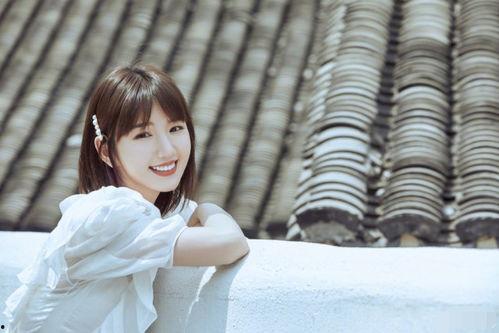 毛晓彤吃瓜吃到自己的瓜