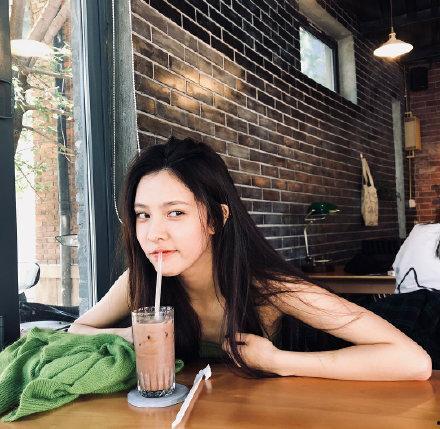 吃瓜少女公布恋情